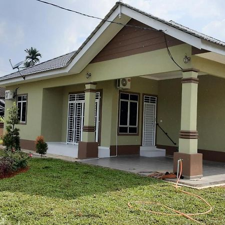 Villa Hijau Guest House Kampong Sura Tengah Екстериор снимка
